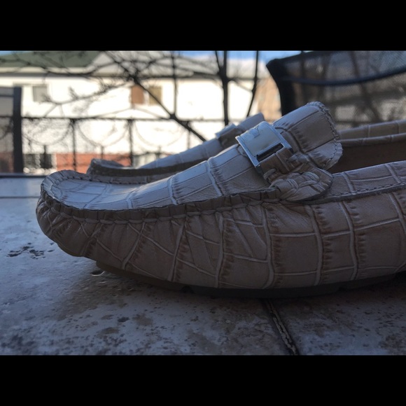 GEB Off-white Flats - Picture 4 of 6